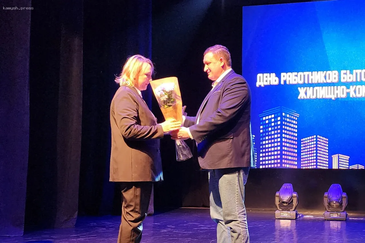 Награды вручены выдающимся работникам ЖКХ в округе Луховицы