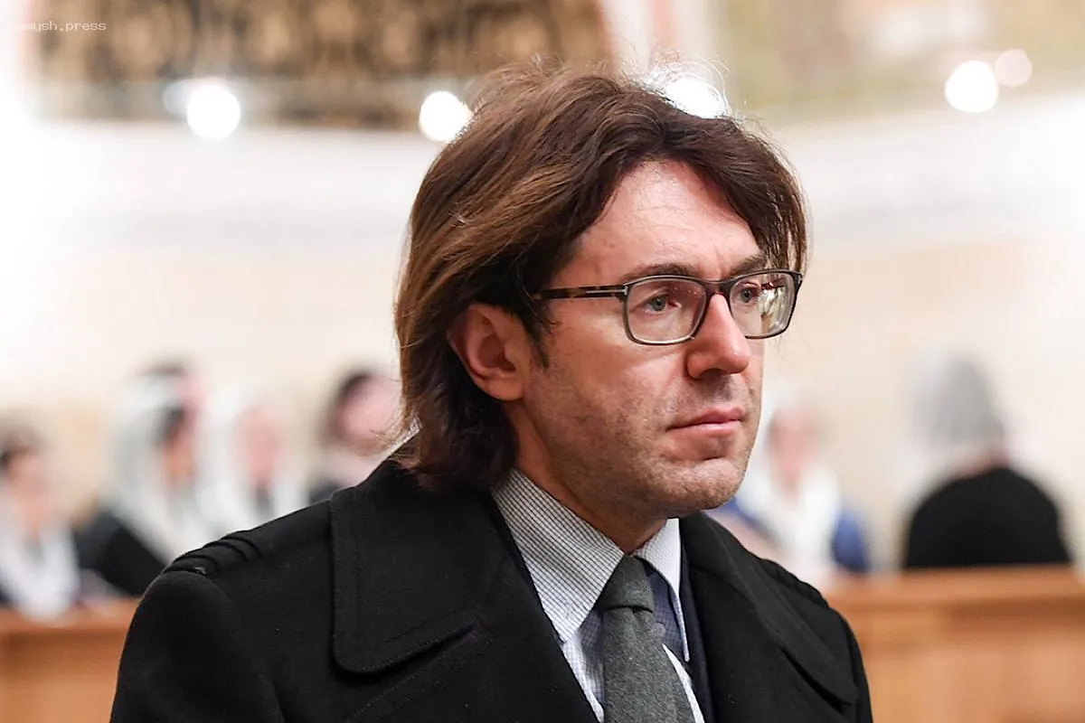 Андрей Малахов стал одним из первых, кто пришел попрощаться с Ларисой Голубкиной