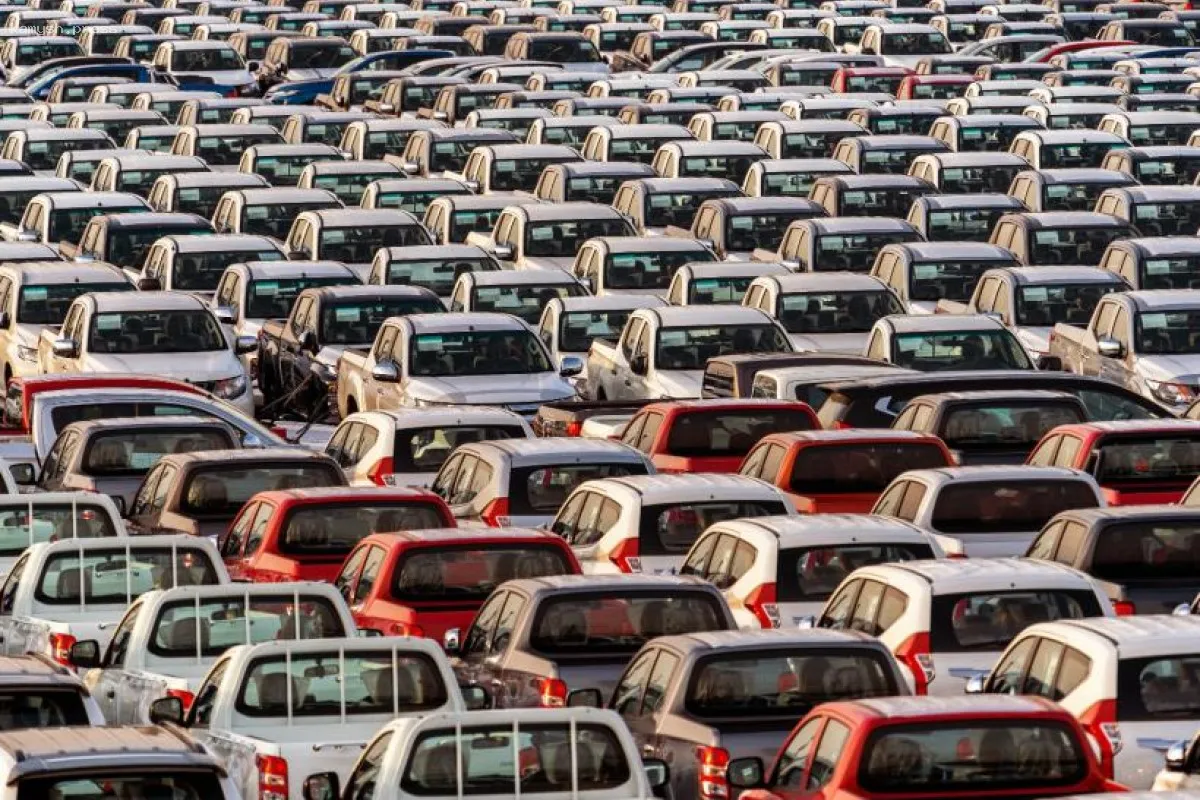 Закрытие автозаводов из-за избытка производства