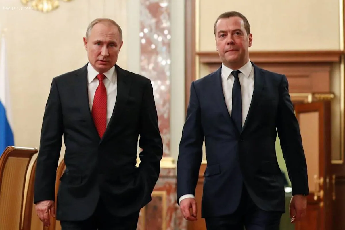 «Дмитрий Анатольевич, зайдите!»: Путин провел встречу с Медведевым после заседания коллегии Генпрокуратуры