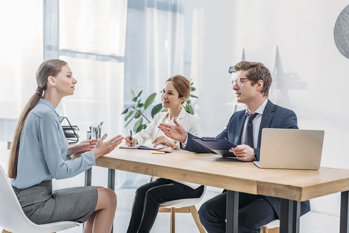 В Санкт-Петербурге за месяц добавлено почти 100 тысяч новых рабочих мест