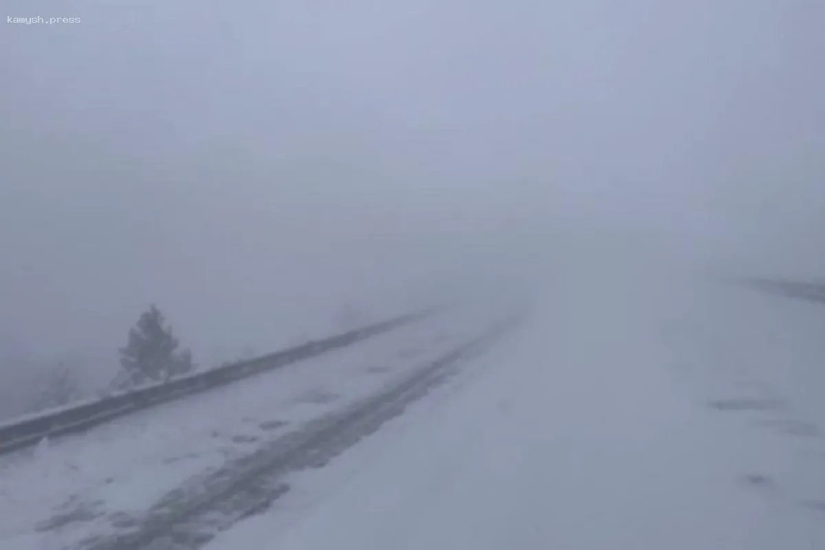 В связи с сильным снегопадом закрыт участок дороги Южно-Сахалинск - Оха