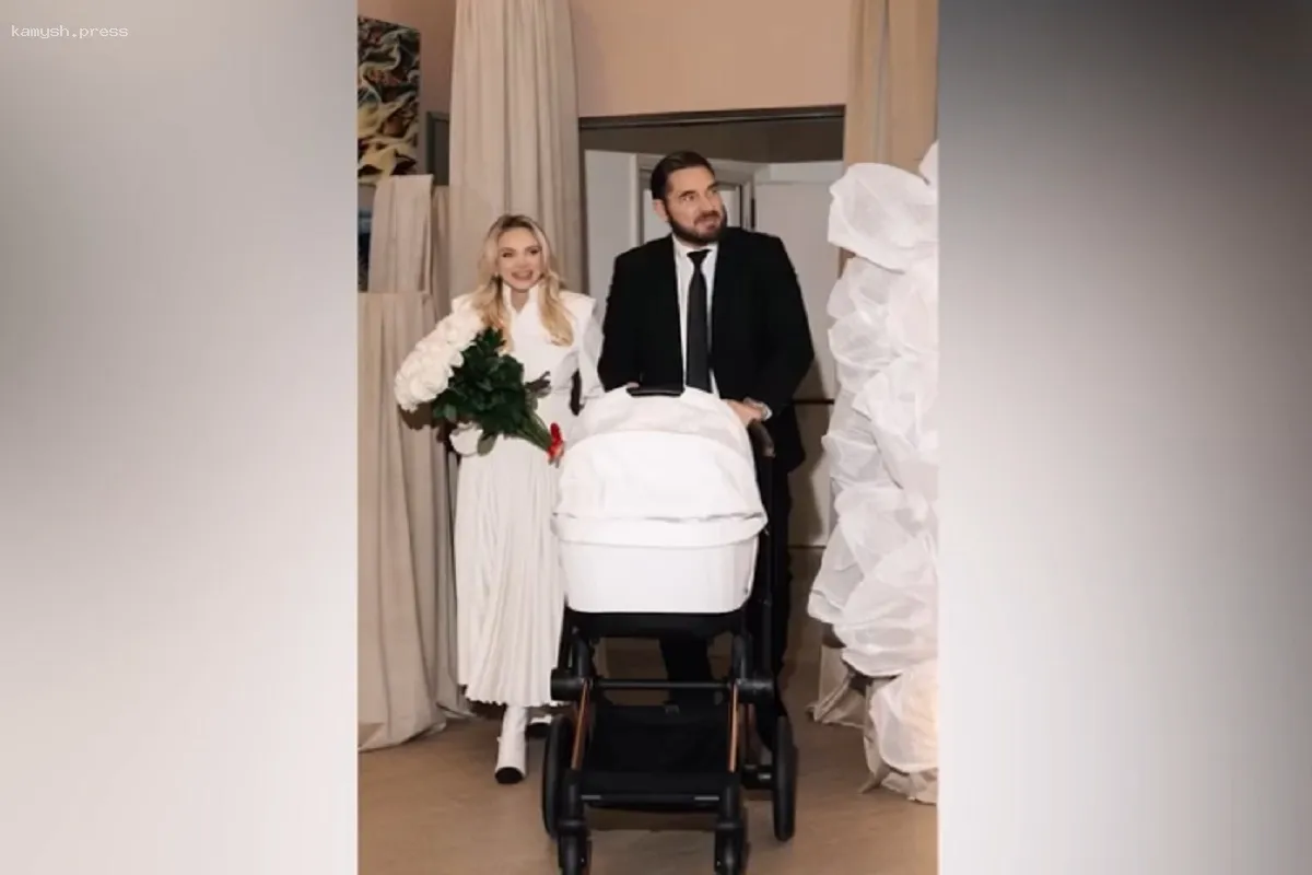 Как будто на третьем месяце: Супруга Курбана Омарова поделилась проблемой с животом после родов