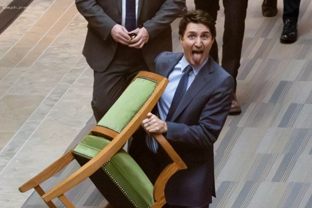 Уходящий премьер Трюдо унес с собой кресло из канадского парламента