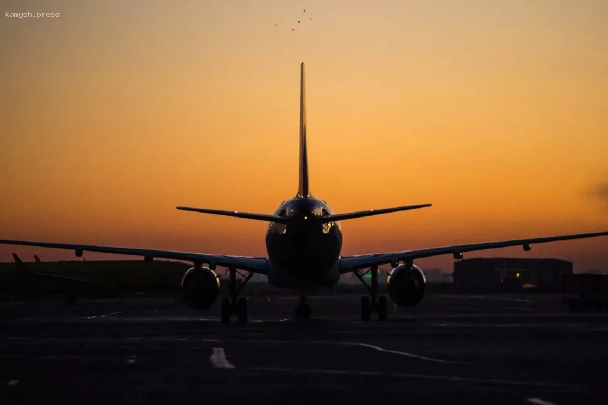 Самолет S7 Airlines совершил возврат в Толмачево из-за технеисправности