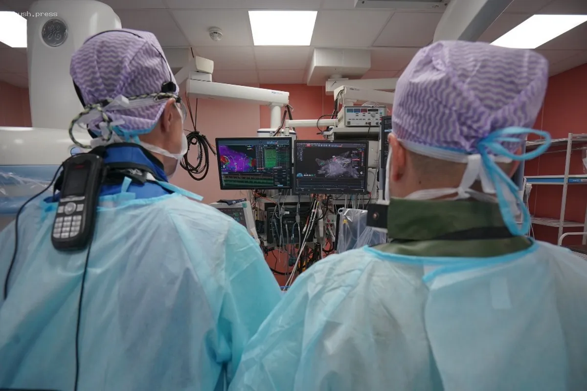 Китайский хирург дистанционно успешно устранил аритмию у пациента из России с помощью роботизированной технологии