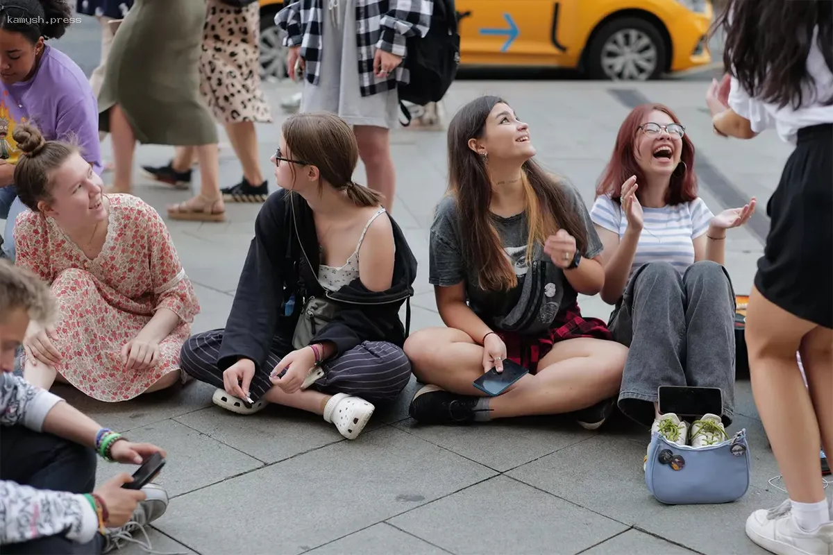 Онищенко прокомментировал предложение о расширении возрастного диапазона молодежи