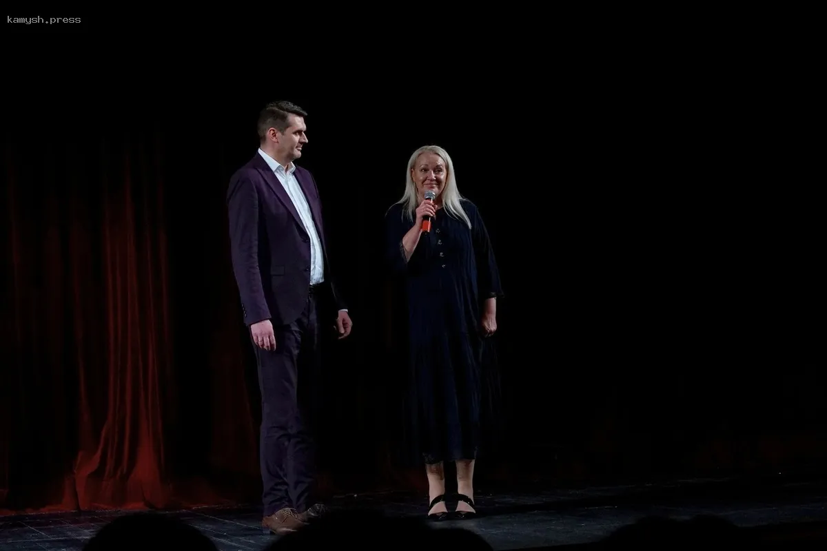 Артисты Луганского театра представили программу «Русская дорога»