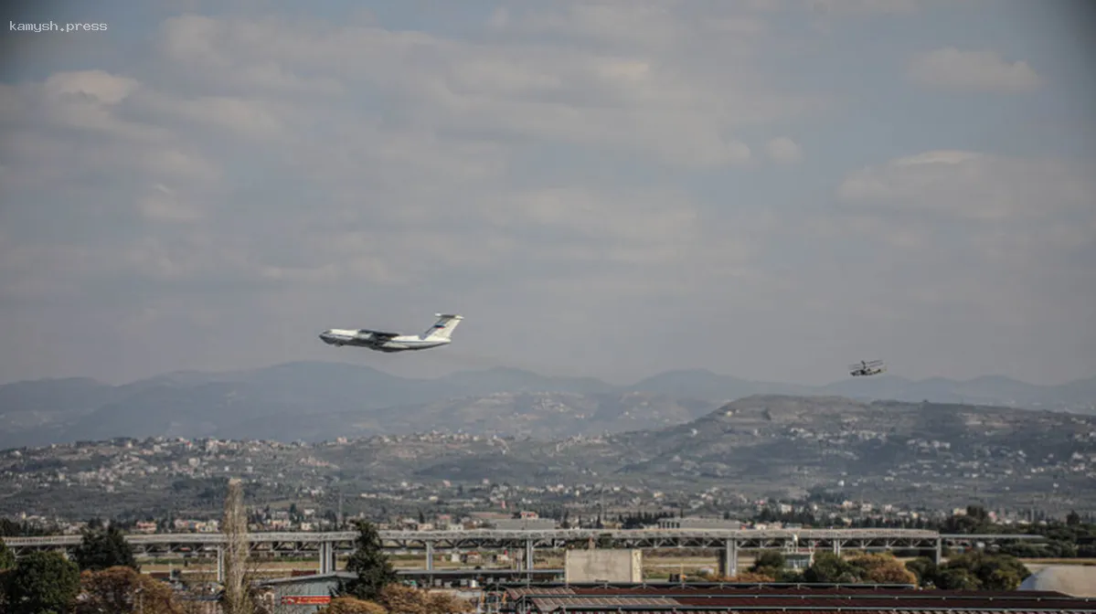 В Интернете появились снимки с базы Хмеймим в Сирии, где нашли приют местные жители