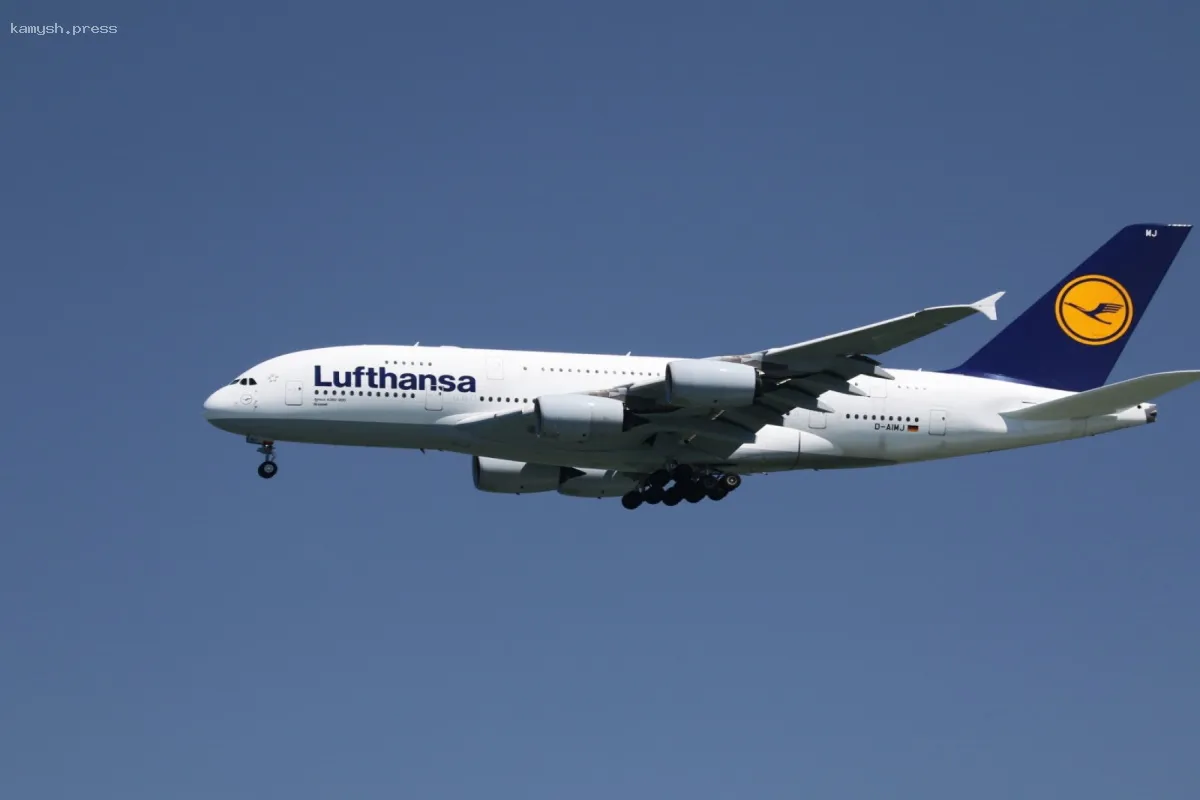 Самолет Lufthansa, облетевший Россию, столкнулся с нехваткой топлива
