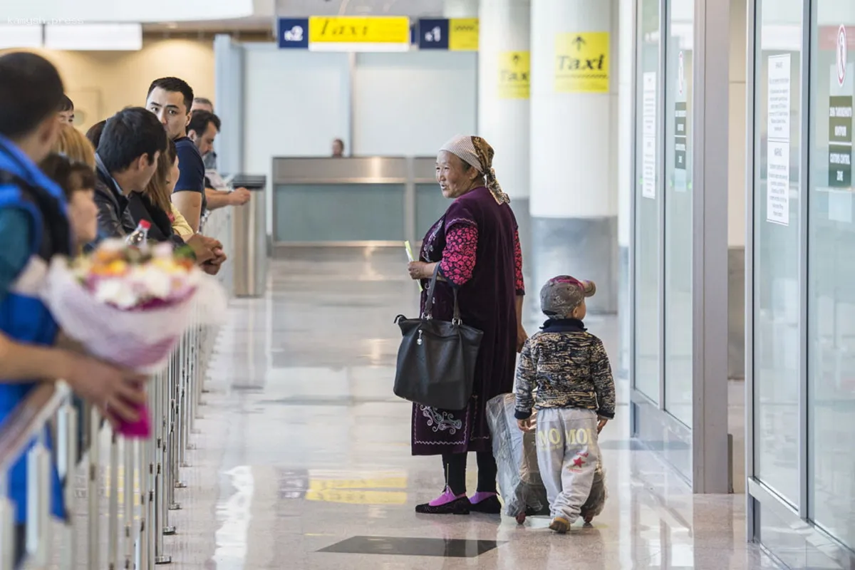 Мигранты, путешествующие с детьми, столкнутся с повышением цен на билеты у «Хабаровских авиалиний»