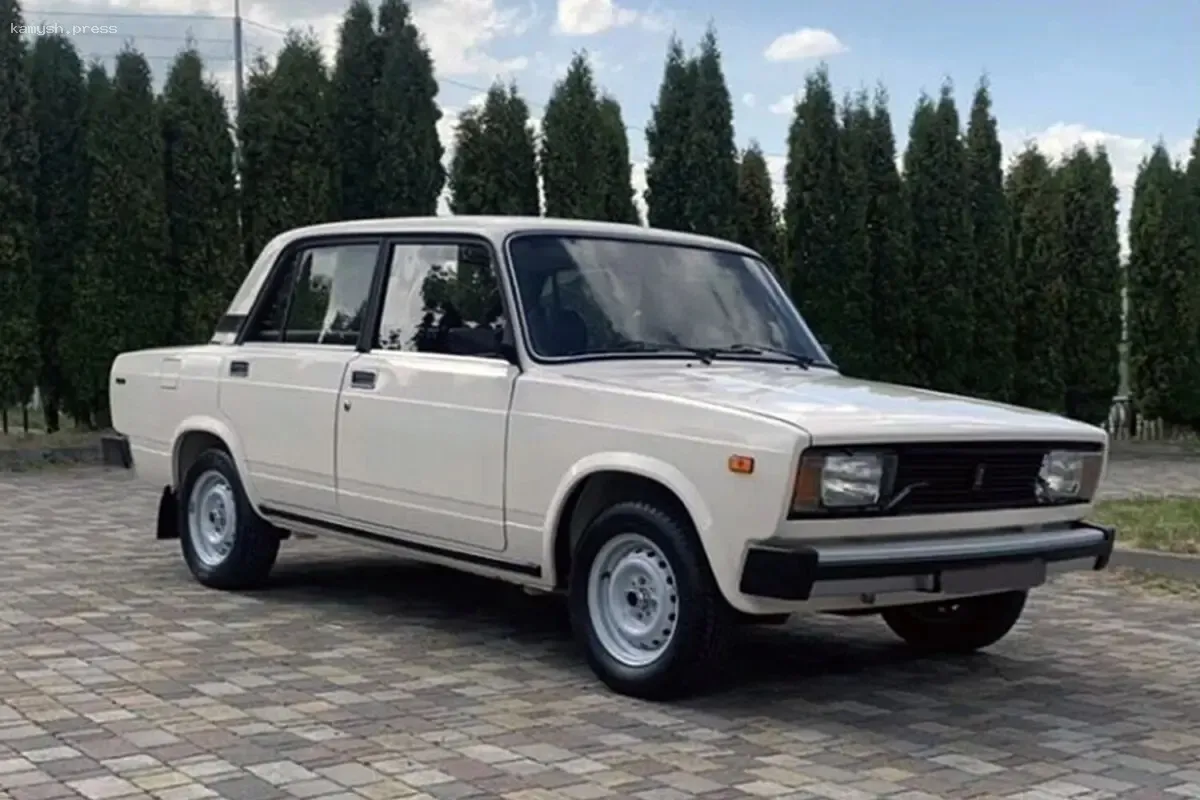 В Воронеже выставлен на продажу 15-летний ВАЗ-2105 за 1 миллион рублей