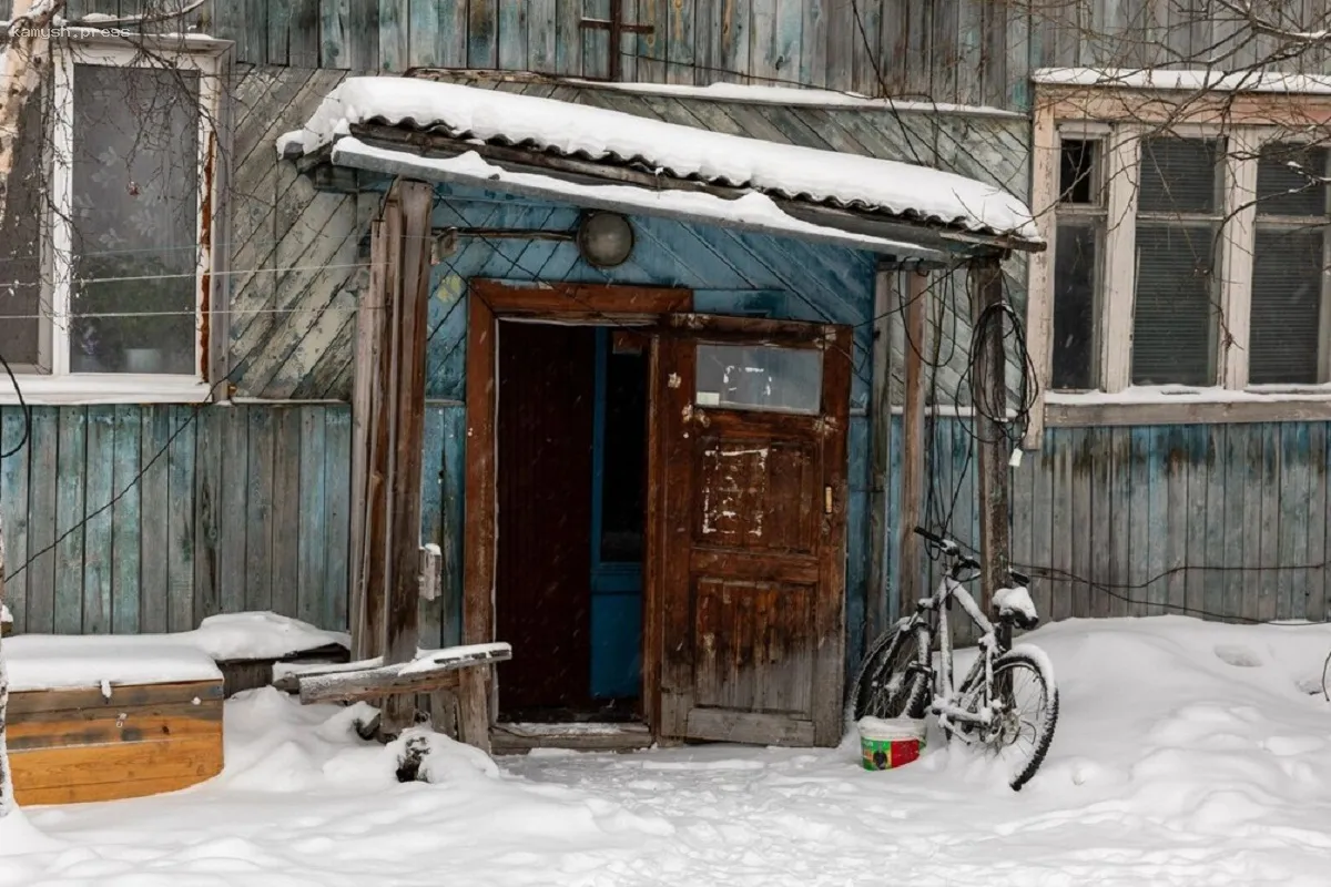 В Салехарде планируют снос аварийных деревянных домов на улице Восход