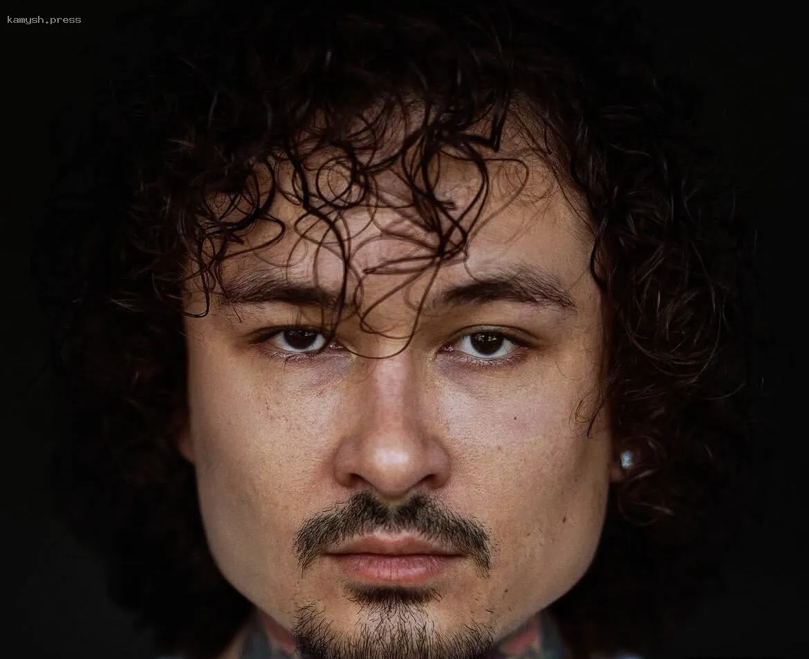 «Остался еще месяц». Как беглый рэпер Моргенштерн постепенно «становится человеком»