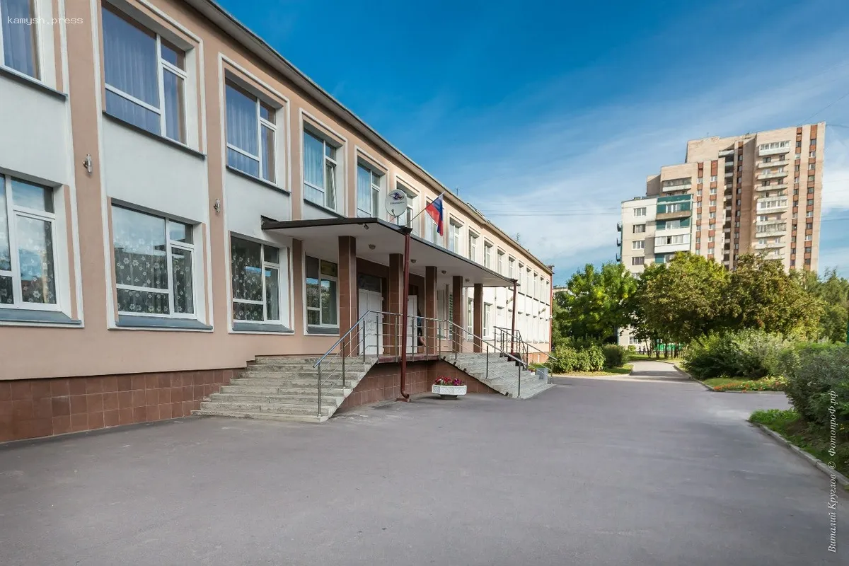 Власти Санкт-Петербурга выделили почти 1 миллиард рублей на поддержку частных учебных заведений