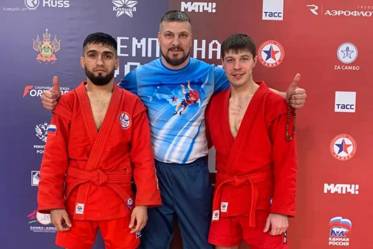 Спортсмен из Новосибирска завоевал серебряную медаль на Чемпионате России по боевому самбо