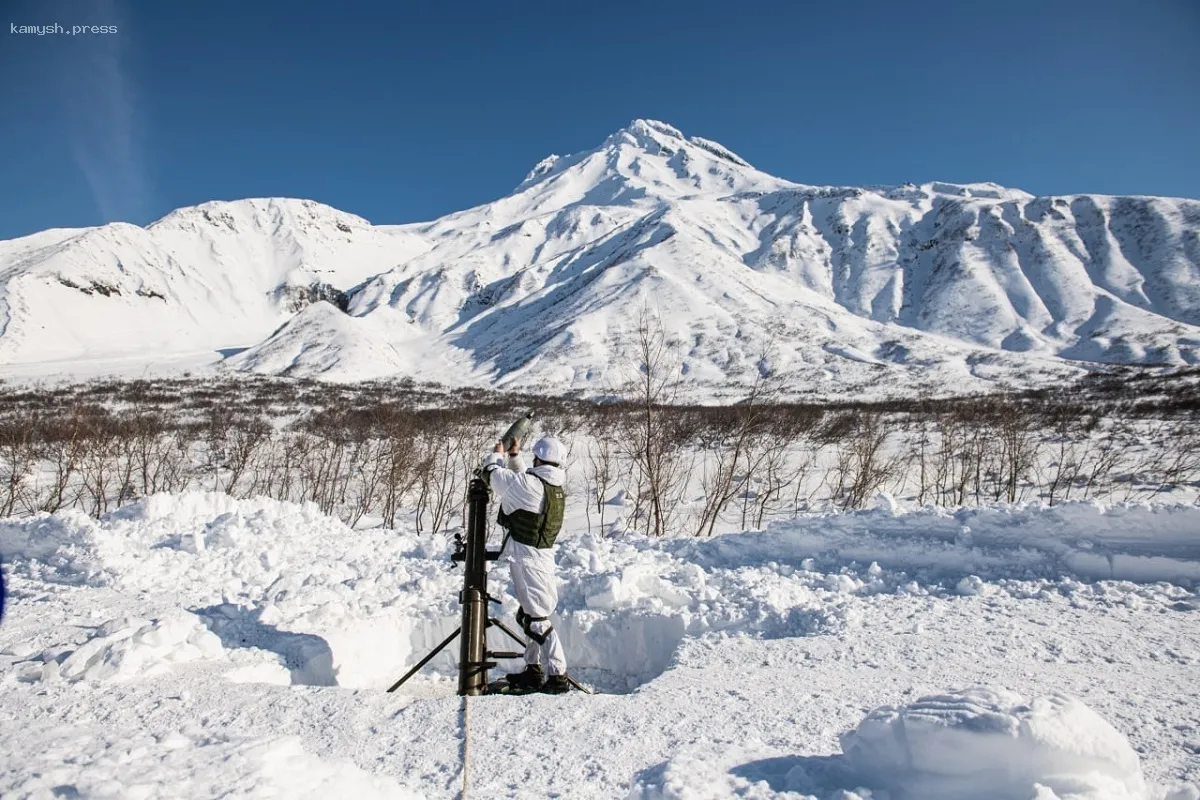 Артиллеристы Минобороны проведут обстрел лавиноопасных склонов вулканов на Камчатке