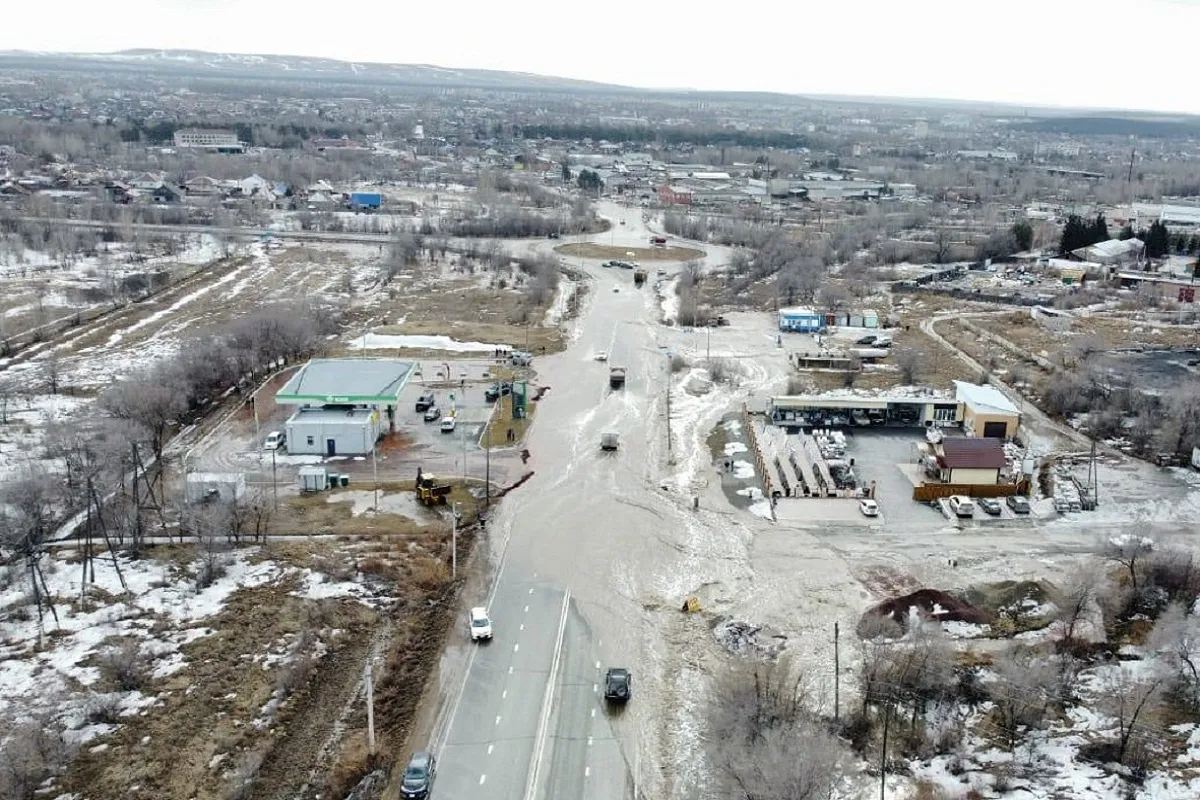 В Минусинске река вышла из берегов, прорвав дамбу