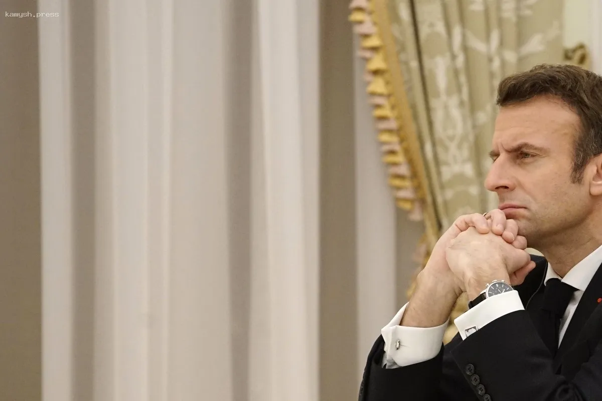 Венгерский аналитик раскритиковал Эммануэля Макрона за его комментарий о России