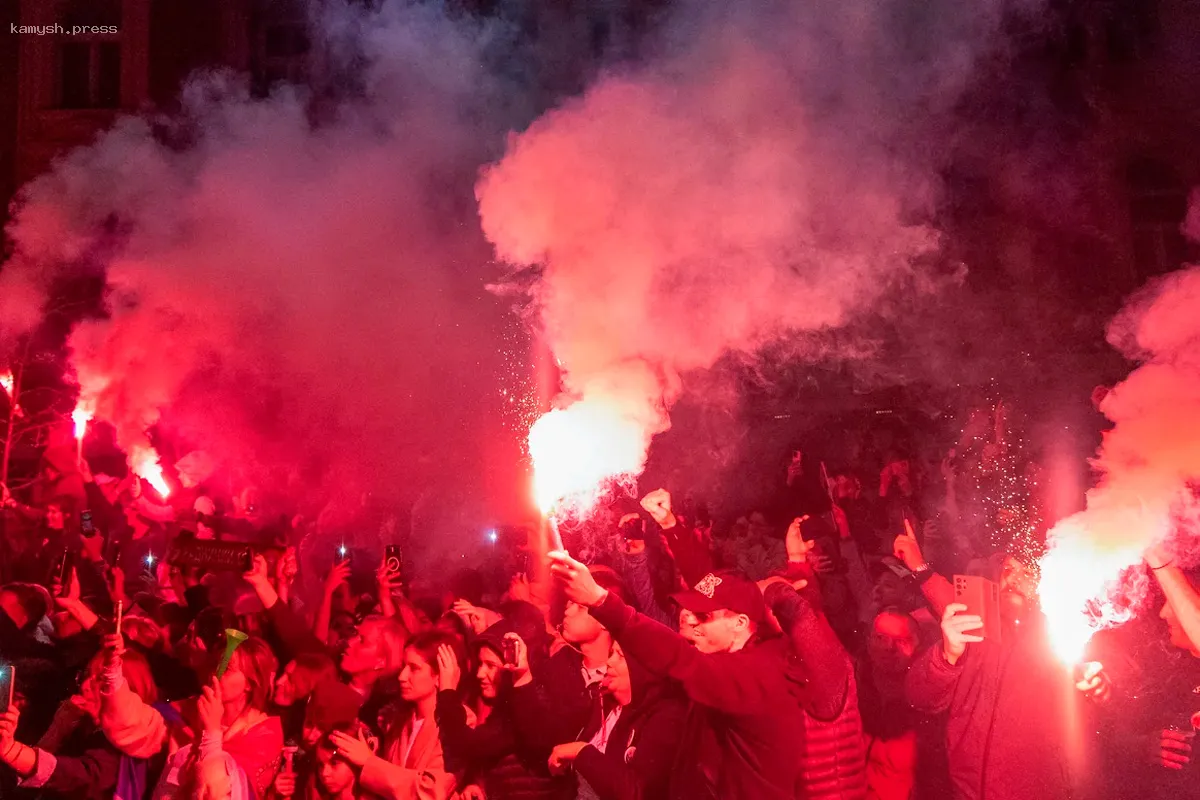 Сербский вице-премьер поблагодарил Россию за помощь в противодействии протестам