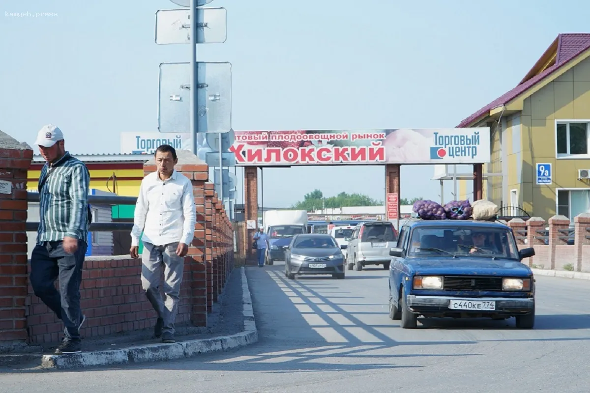 Безопасность под контролем: Депутат Антонов оценил ситуацию с мигрантами с Хилокского рынка в Новосибирске