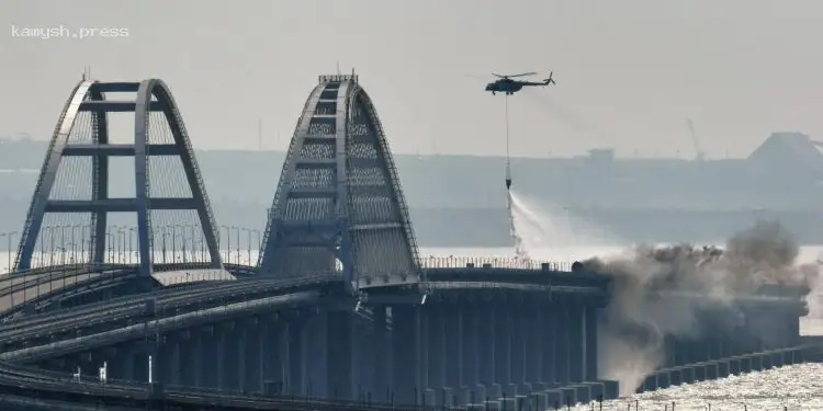 Представник ВМС роз'яснив, чому Кримський міст ще не зруйновано