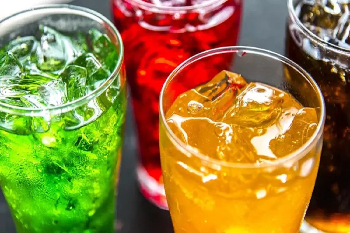 Минздрав предупредил о рисках газированных напитков с заменителями сахара