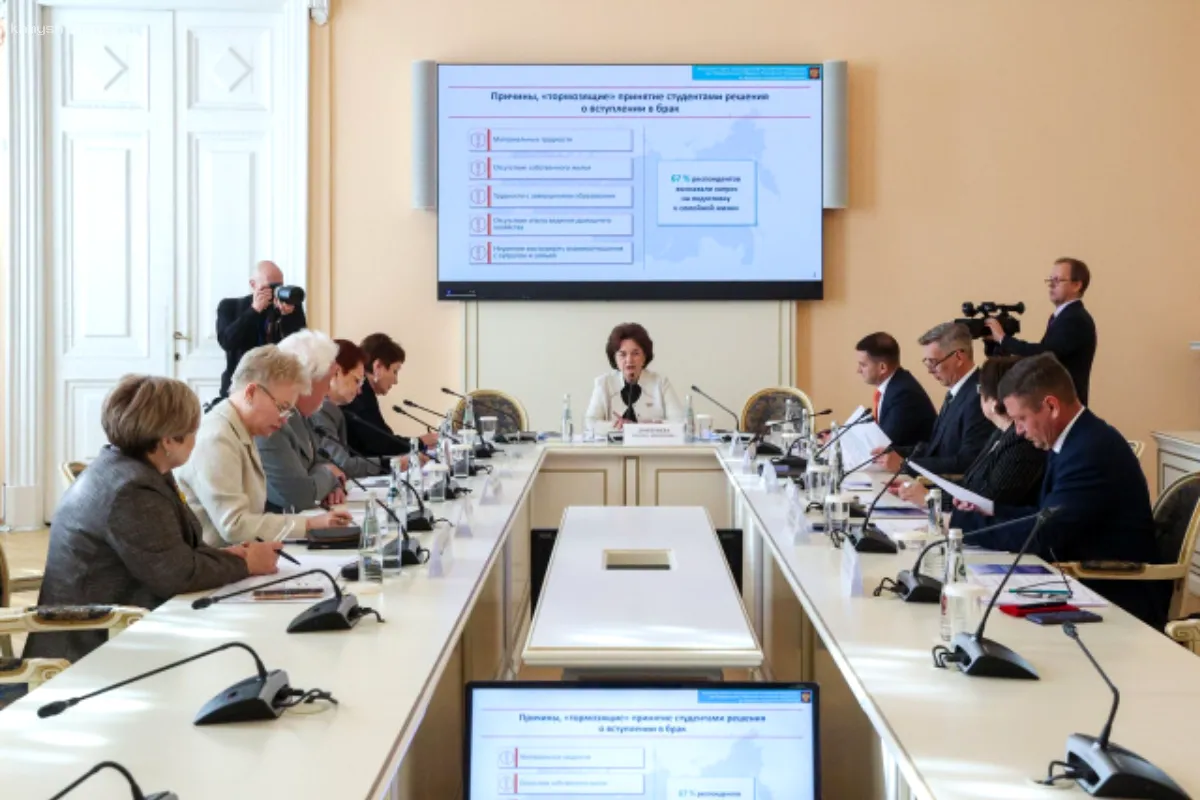 Председатель Ивановской Облдумы Марина Дмитриева: Официальное признание статуса студенческих семей поможет уточнить государственную политику их поддержки