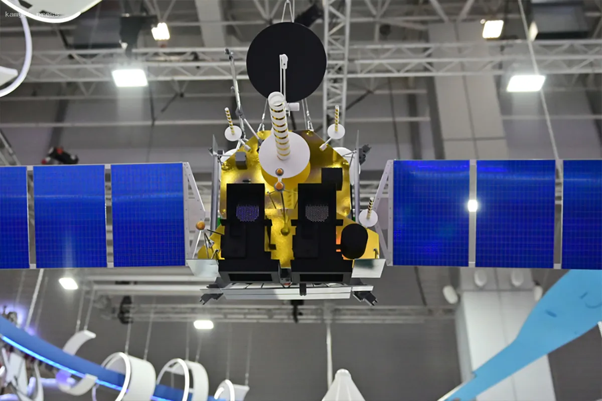 НГУ представил первую партию спутников «Грифон» для «Роскосмоса»