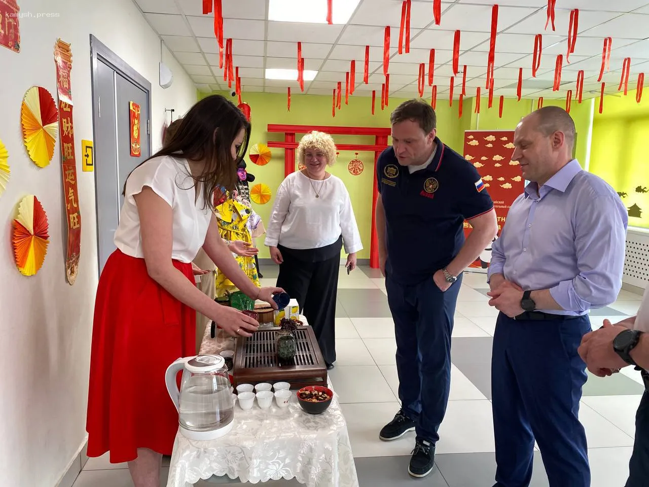 Мэр Пушкинского округа проверил школу №7 перед открытием лагеря