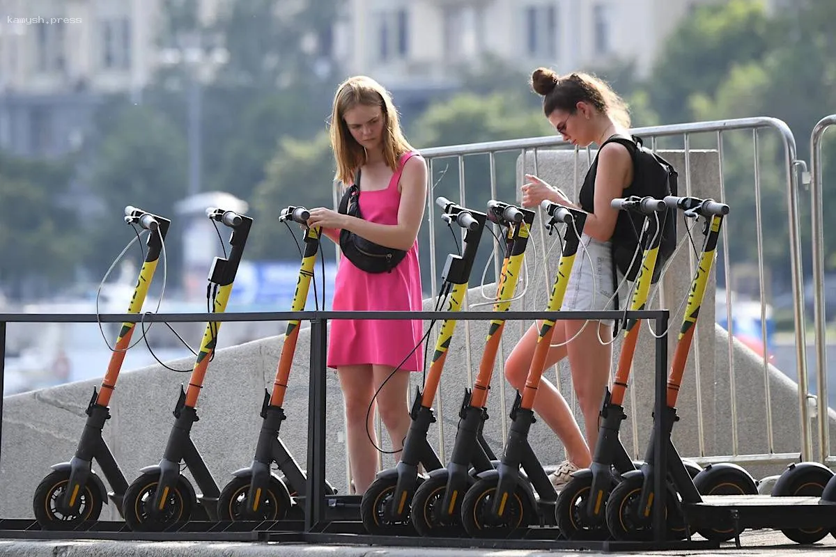 Специалист предложил классифицировать электросамокаты как мотоциклы