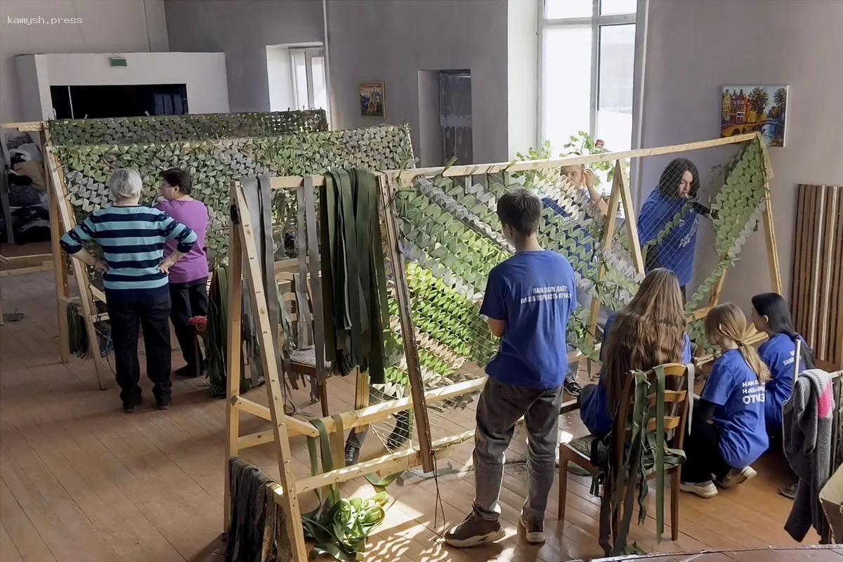 Луховицкие волонтеры передали на фронт свыше 4 тысяч маскировочных сетей