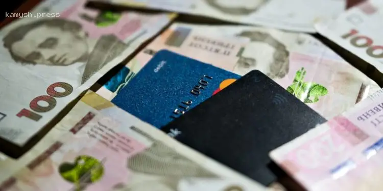 Специалист рассказал, какую сумму можно перевести на банковскую карту без уплаты налогов