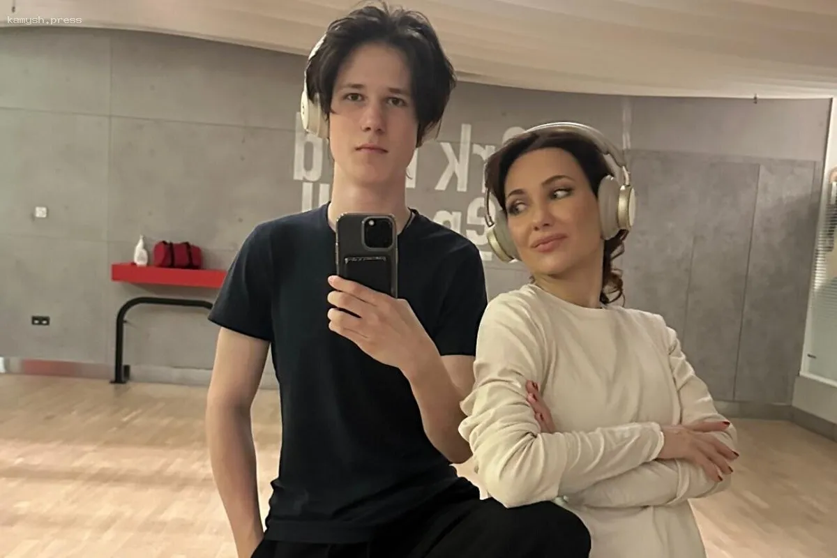 47-летняя Екатерина Климова продемонстрировала свои спортивные достижения в тренажерном зале