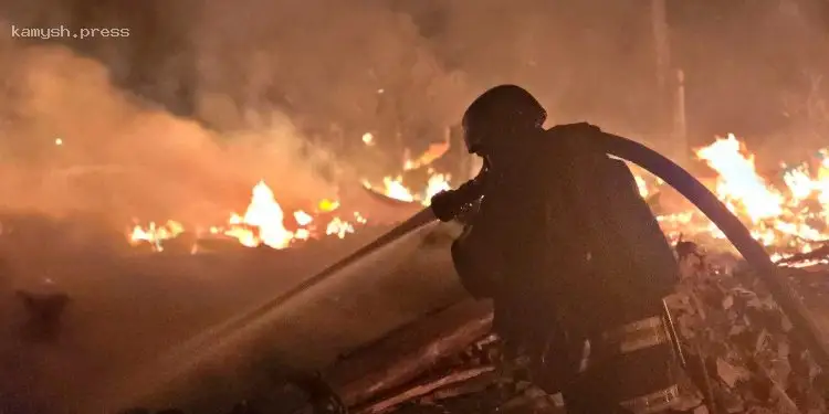 В ГСЧС показали последствия дронового удара РФ по Сумщине (ВИДЕО)