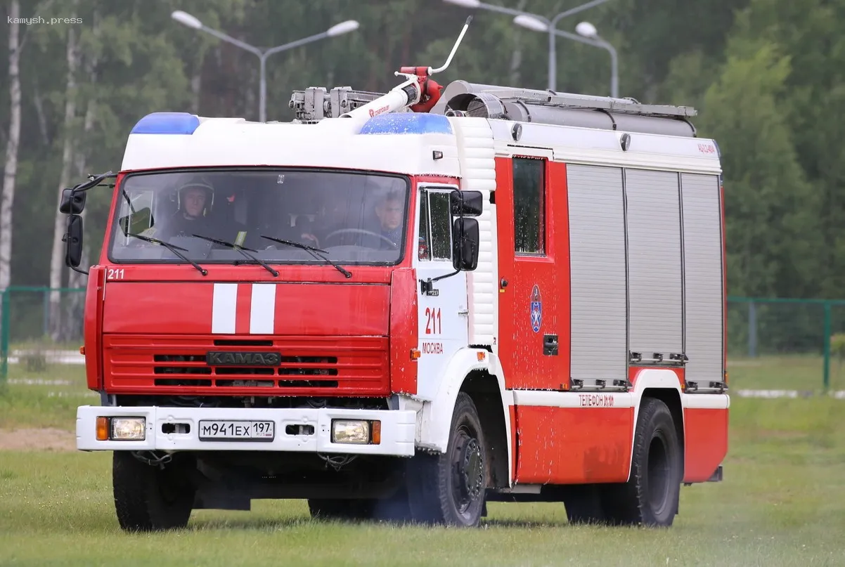 Семь пожаров за день: как томские спасатели боролись с огнём