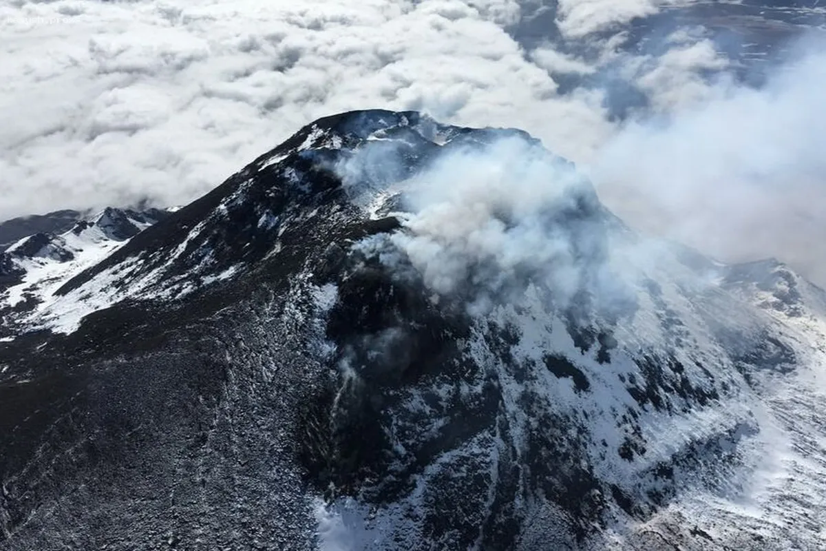 На Камчатке зафиксировано новое выброс пепла из вулкана
