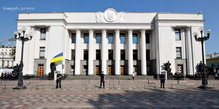 Нардеп рассказал, когда Рада одобрит продление военного положения и мобилизации (ВИДЕО)