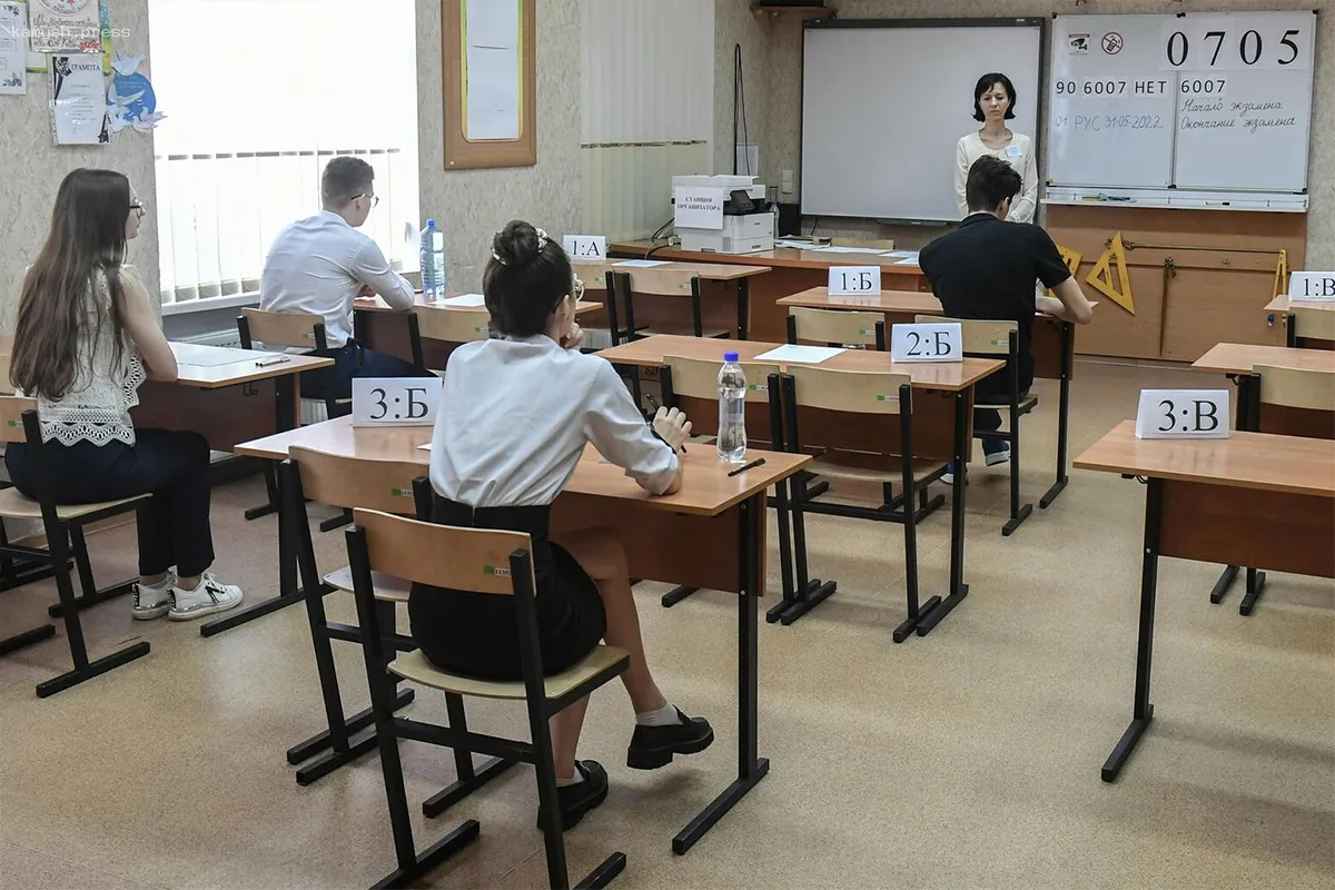 ЕГЭ на 100 баллов сдали 12 выпускников из Владивостока