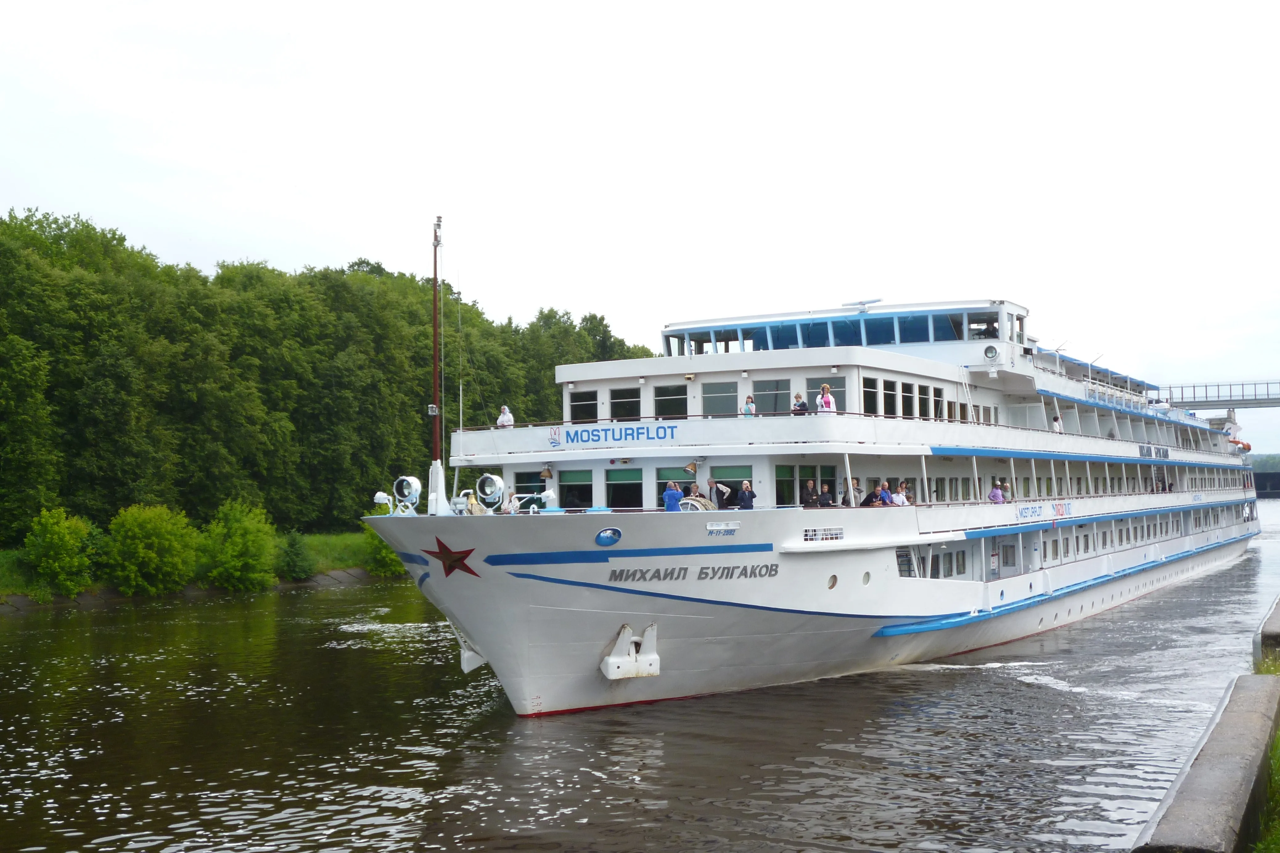 «Ах, белый теплоход...». Прогулка по реке обернулась массовым отравлением. Кто ответит за подорванное здоровье россиян?