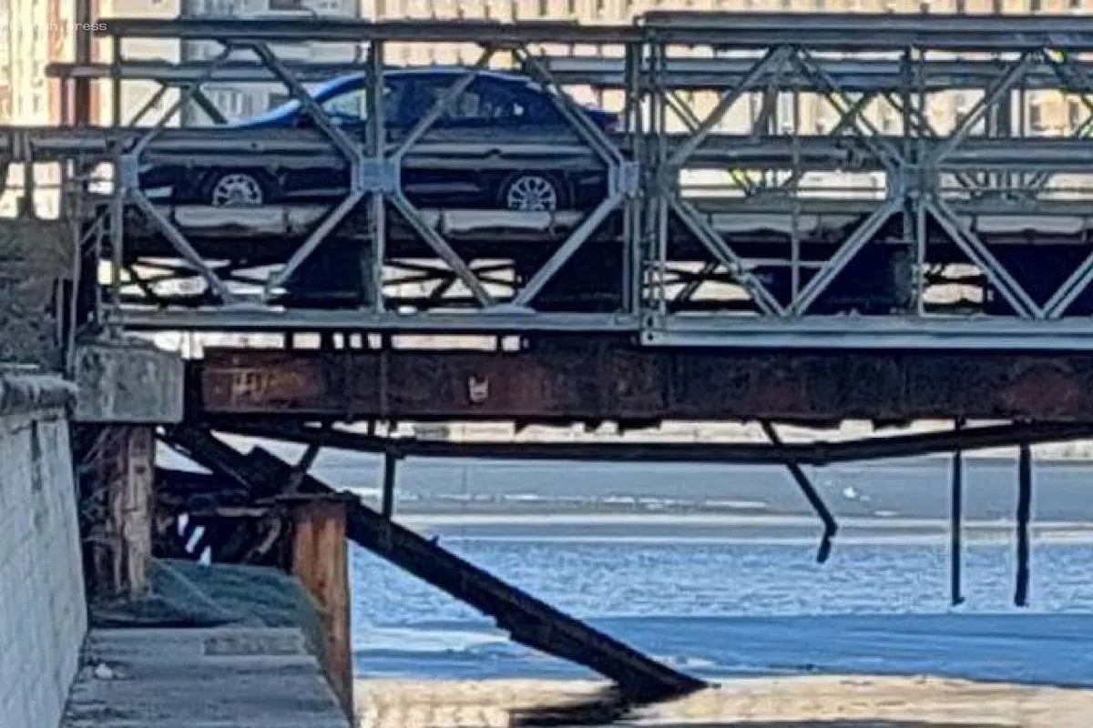 В Санкт-Петербурге жители обеспокоены состоянием Шкиперского моста