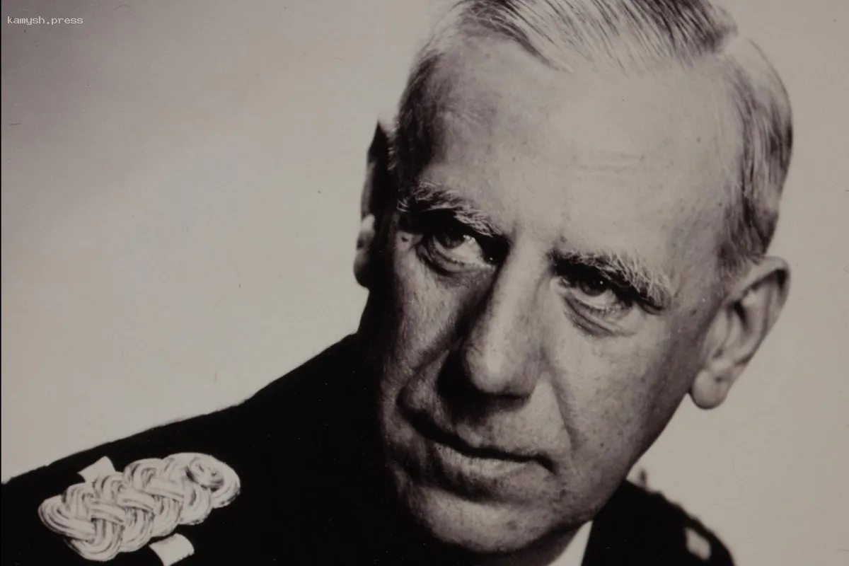 Вешали голым несколько раз. Как Гитлер казнил главу военной разведки Третьего рейха