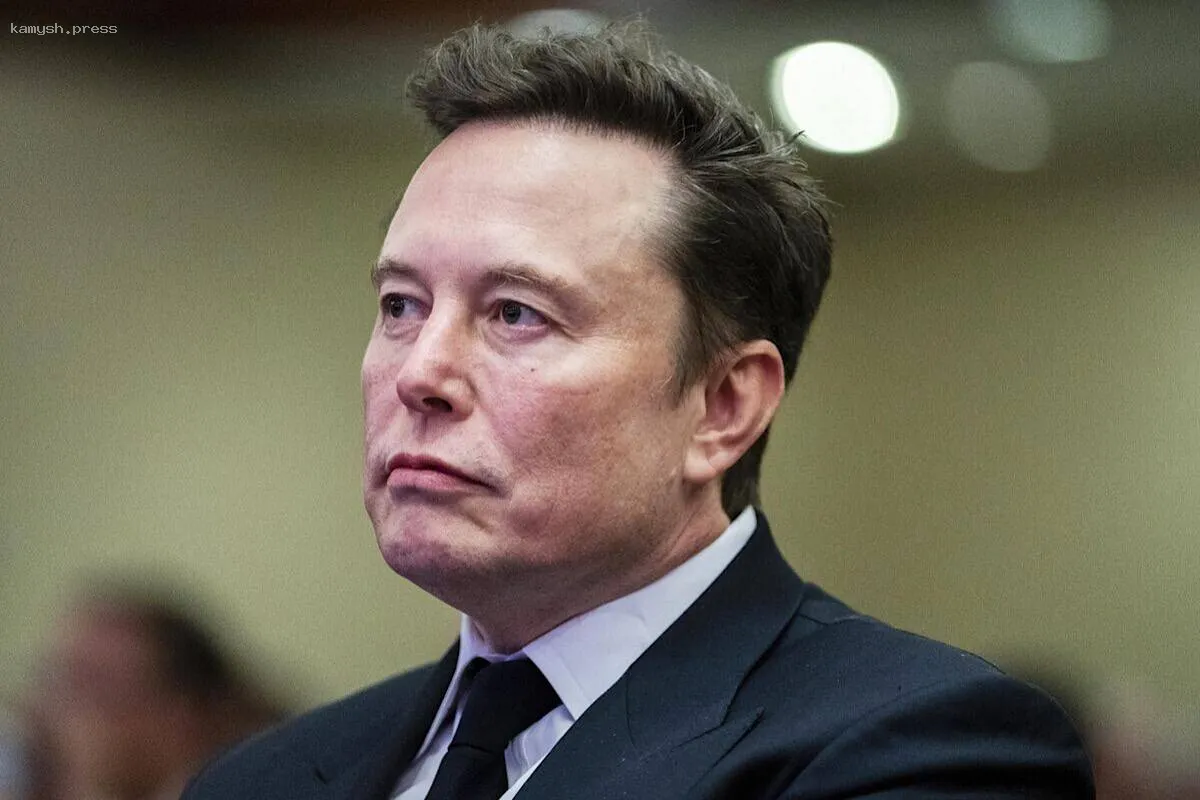 «Трудно не восхищаться»: отец Илона Маска назвал Путина примером сильного лидера