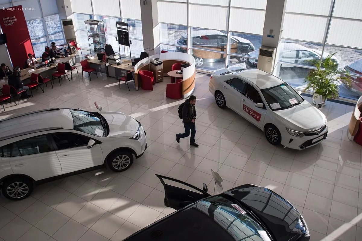 Автодилеры Санкт-Петербурга могут оказаться на грани закрытия из-за колоссальных долгов