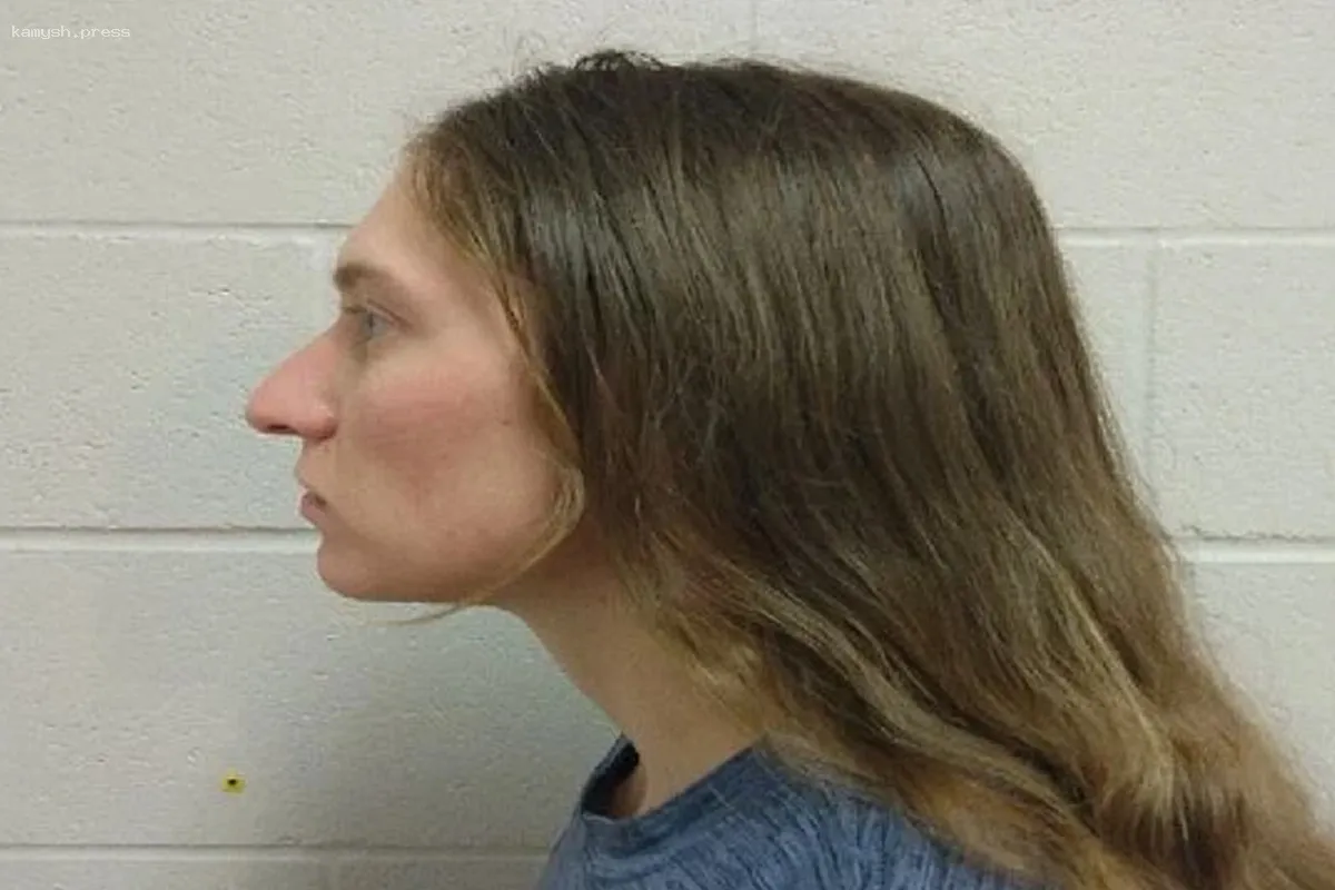 В США 25-летняя преподавательница из Техаса обвинена в сексуальных отношениях с учеником