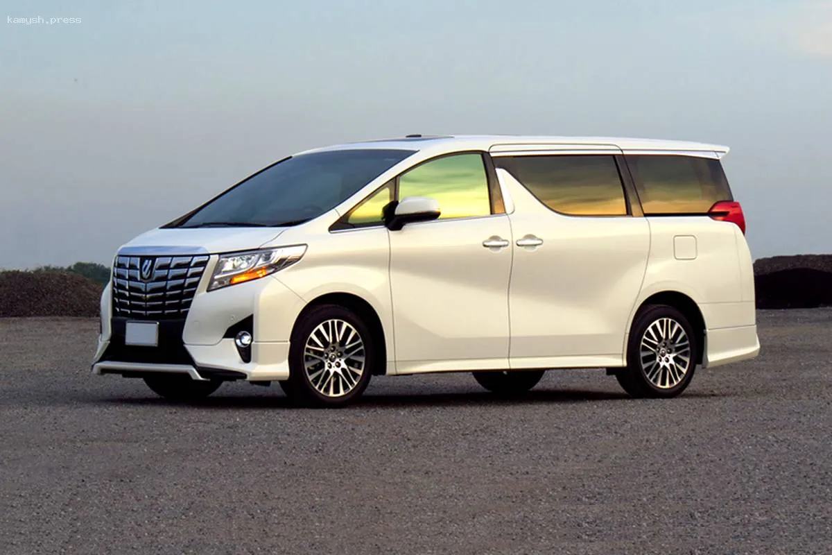 С авторынка России отзывают почти 200 Toyota Alphard