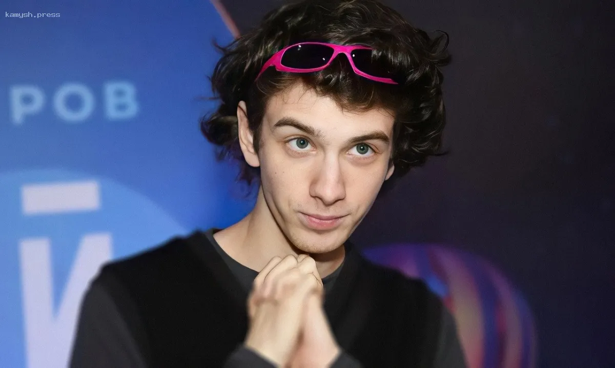 Звезда фильма «Анора» шокировал Киркорова подарком с дерзкой фразой