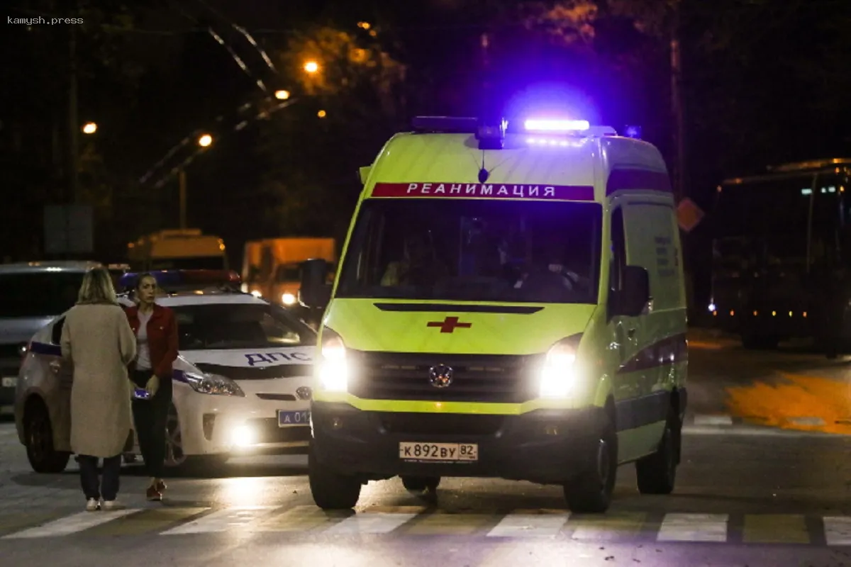 Экскаватор с водителем упал с четвертого этажа на строительной площадке в Тульской области