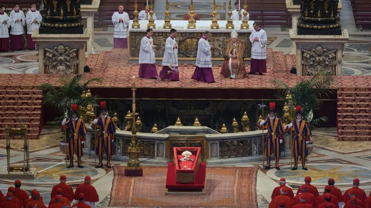 Католическая община Новосибирска прощается с Папой Римским Франциском