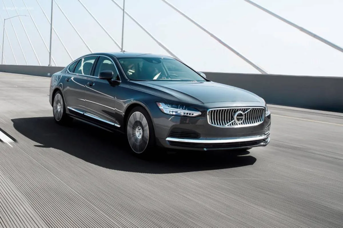 Представлен обновленный седан Volvo S90
